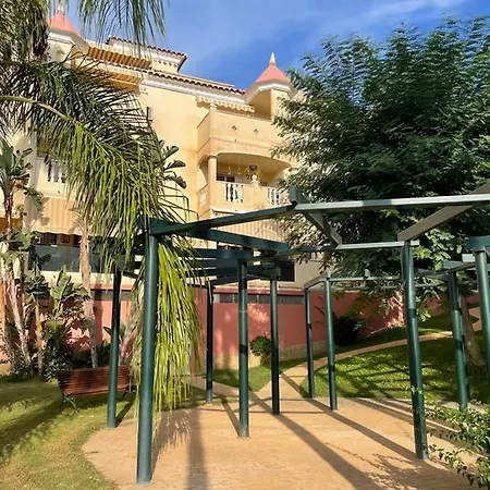 아파트 Beautiful Two Bedroom With Pool 푸엔히롤라