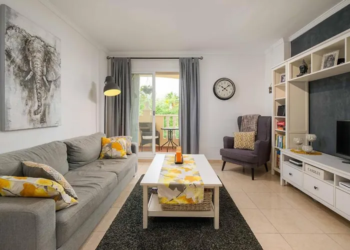 아파트 Beautiful Two Bedroom With Pool