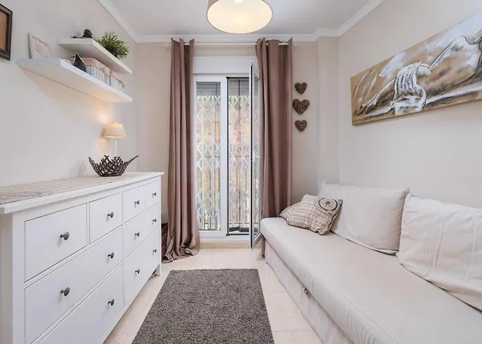 Apartment Beautiful Two Bedroom With Pool Fuengirola