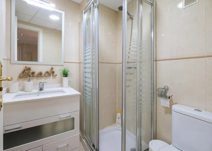 Beautiful Two Bedroom With Pool 푸엔히롤라