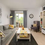 Апартаменты Beautiful Two Bedroom With Pool