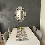 Beautiful Two Bedroom With Pool *